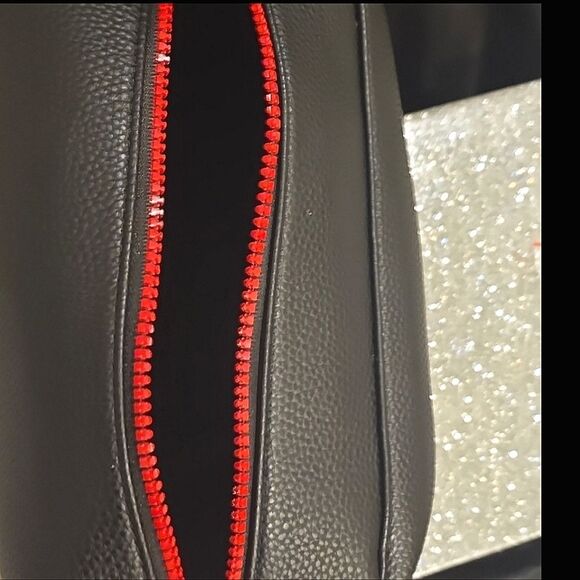 True Religion Quadry Horseshoe Logo Dopp Bag - Picture 4 of 7